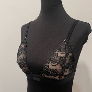 Lace / Embroidered bra